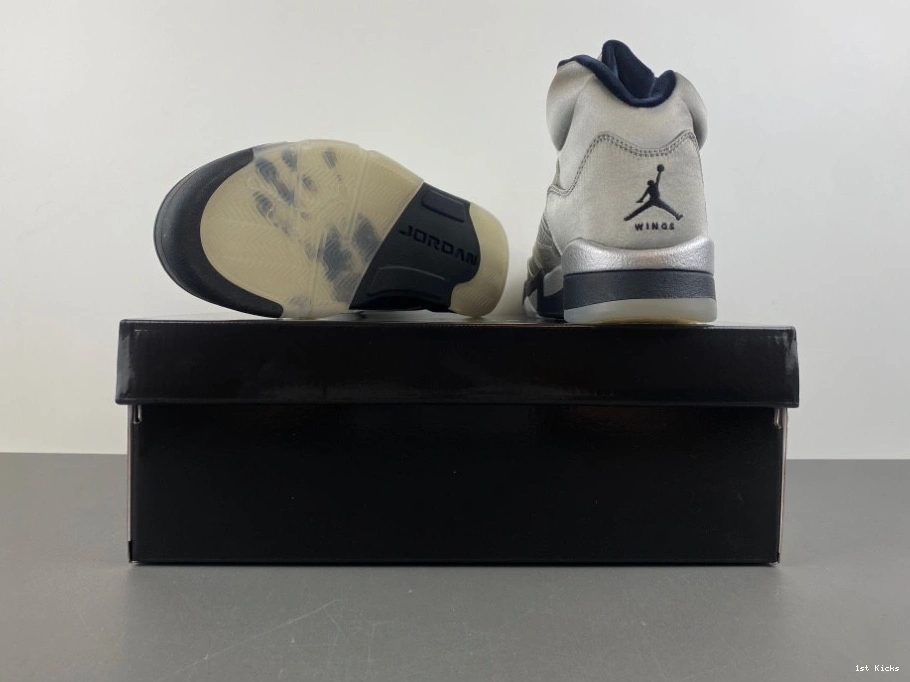 5 IO2038-001 (2025) (Women's) Retro Jordan  Wings 0309